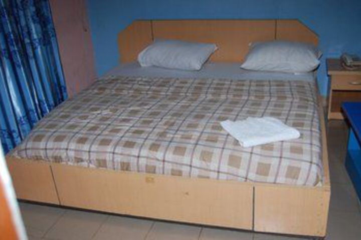 Room 10 of 15
