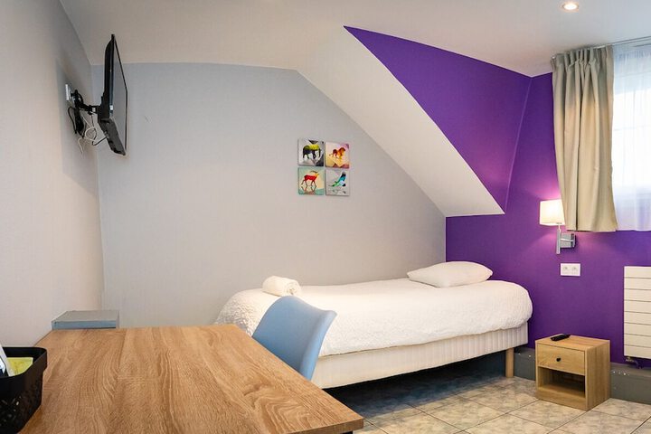 Room 8 of 22