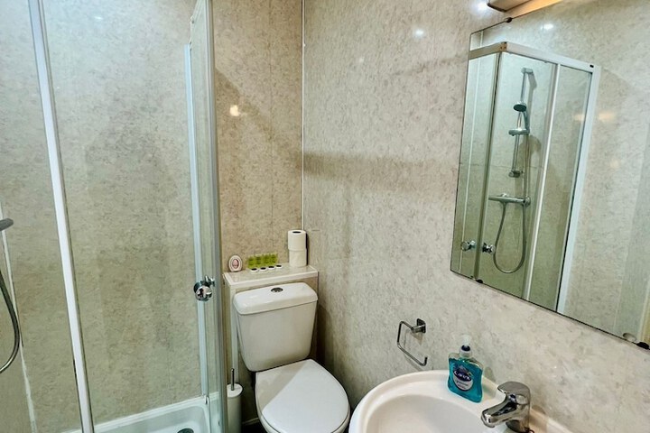 Room 16 of 31