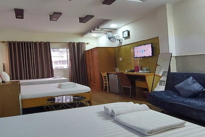 Room 8 of 36