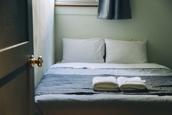Room 16 of 49