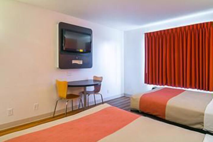 Room 30 of 86