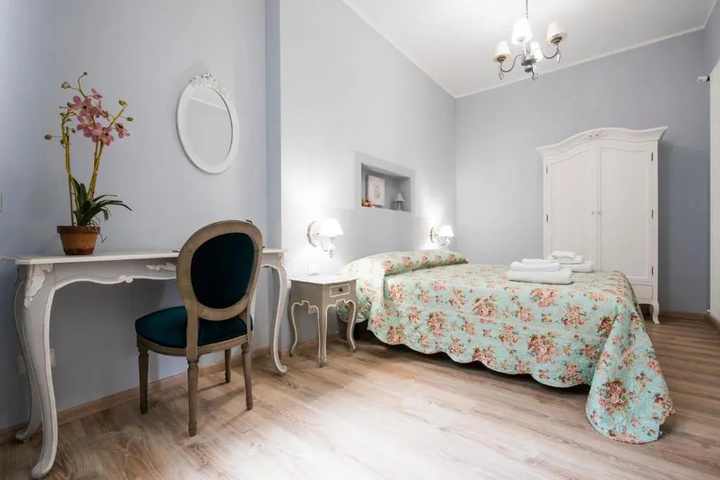 Room 4 of 6