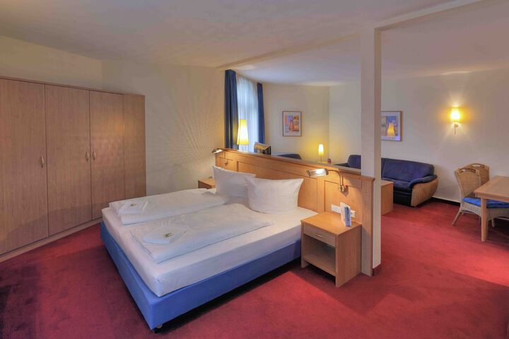 Room 3 of 52