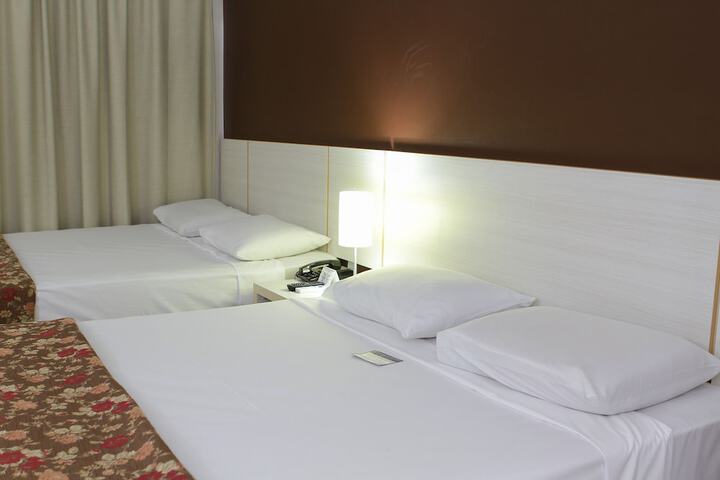 Room 14 of 93