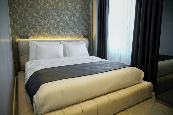 Room 7 of 94