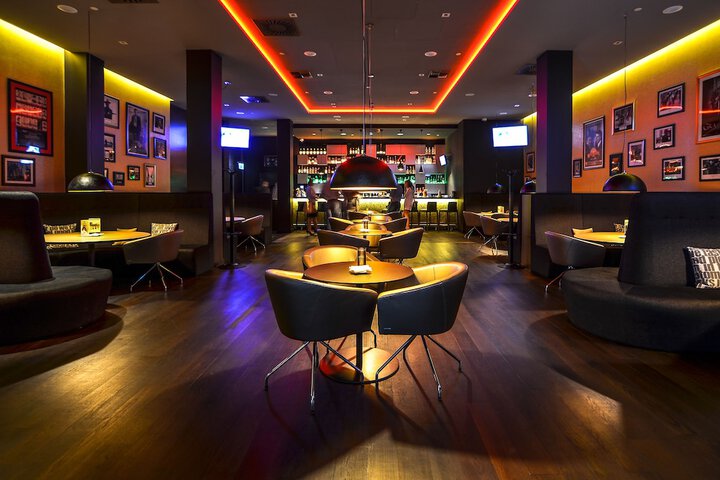 Lounge 71 of 95