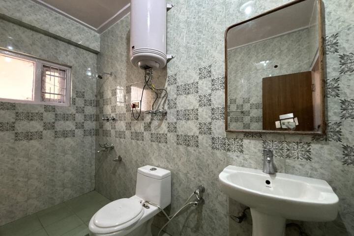 Room 8 of 30