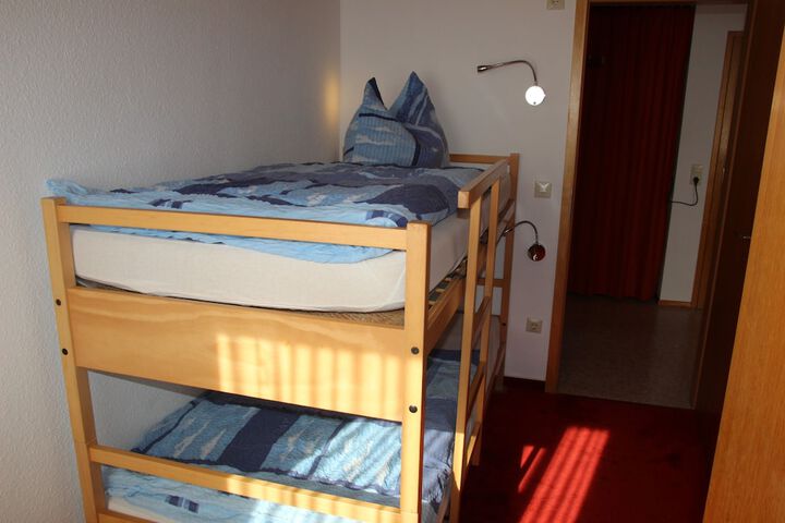 Room 3 of 86