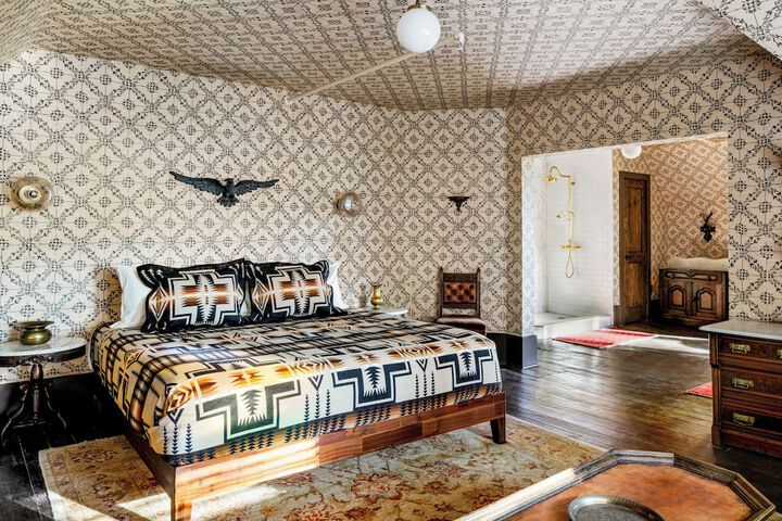 Room 21 of 25