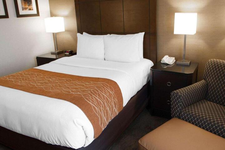 2 Double Beds Communication Assistance Microwave and Refrigerator Full Breakfast (2 of 13)