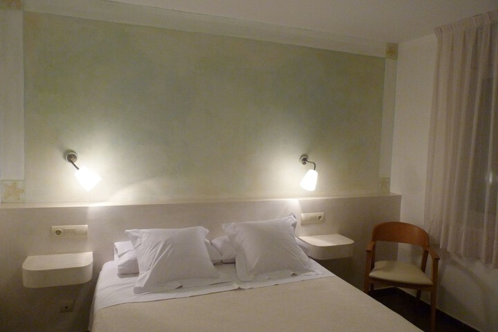 Room 2 of 66