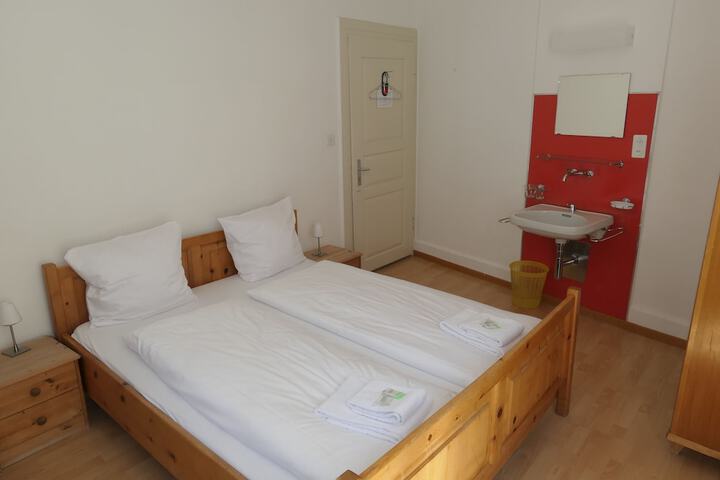 Room 17 of 49