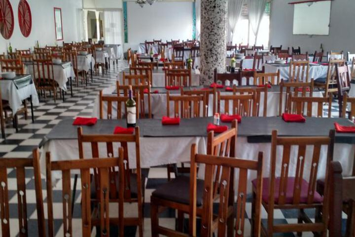 Dining 12 of 19