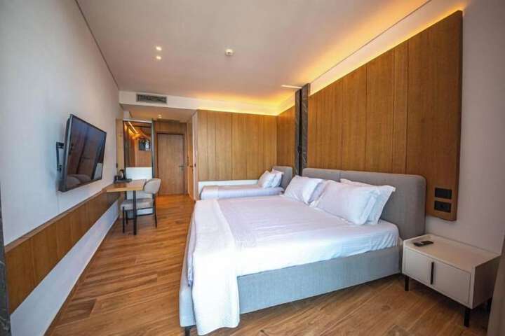 Room 21 of 80