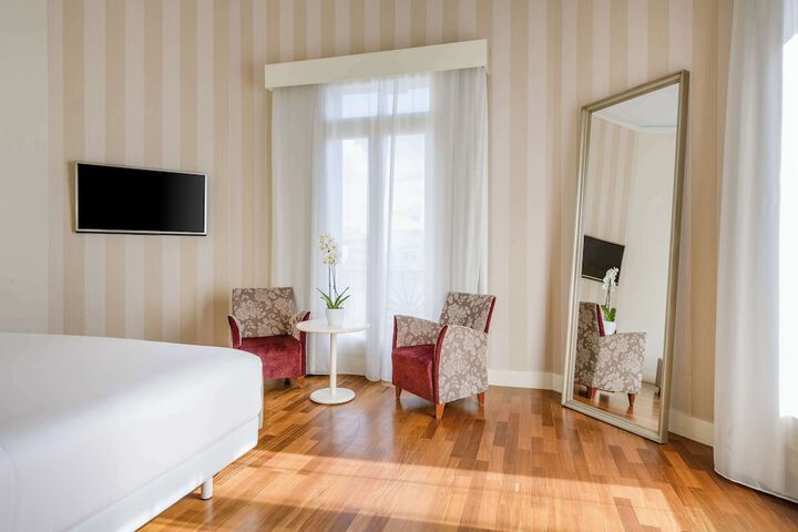 Room 21 of 66