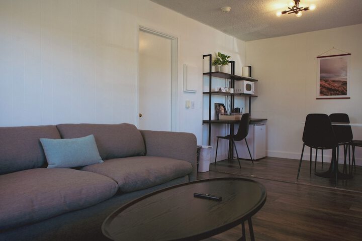 Room 17 of 37