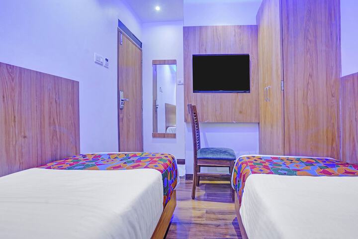 Room 27 of 40