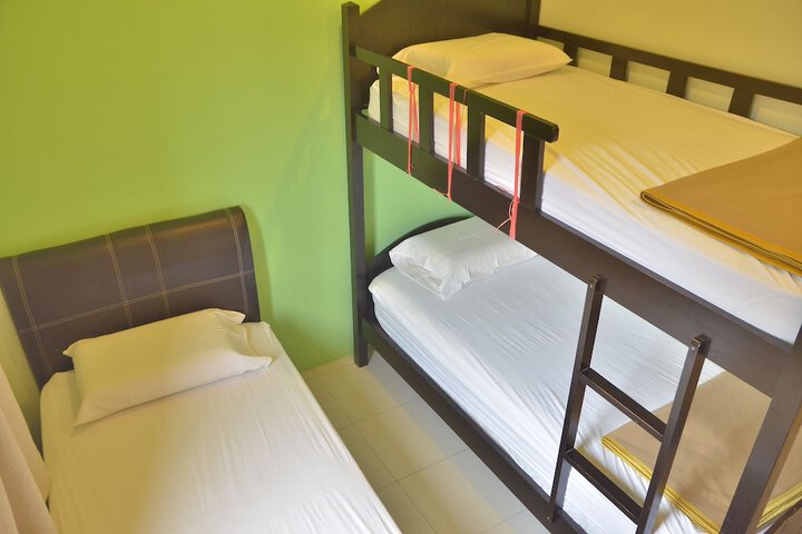 Room 9 of 34
