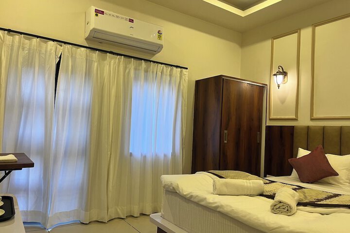 Room 10 of 52