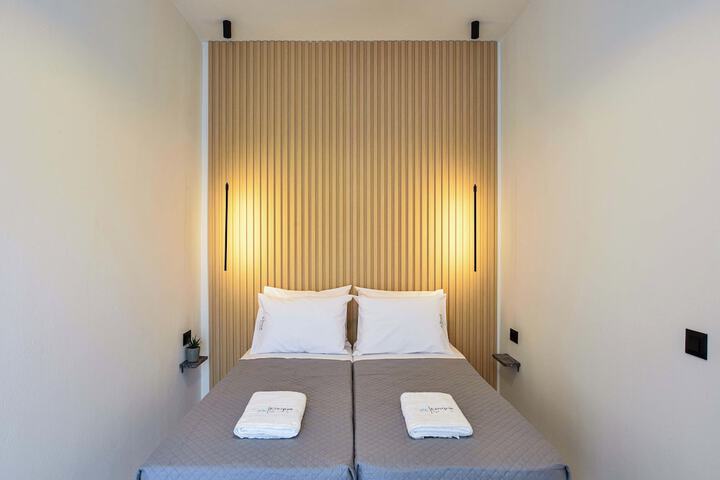 Room 18 of 53