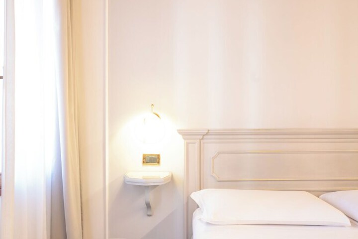 Room 26 of 63