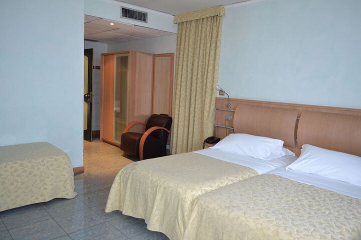Room 7 of 91