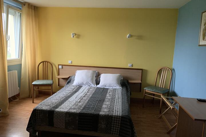 Room 12 of 33