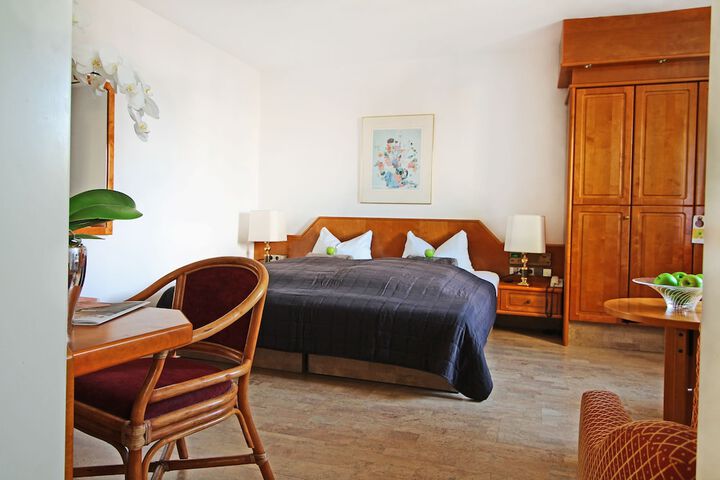 Room 12 of 70