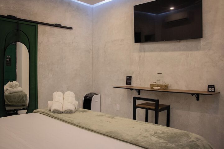 Room 16 of 101