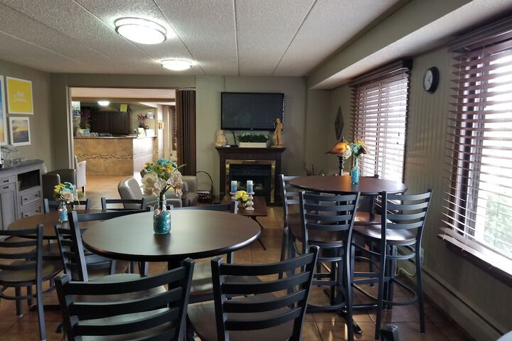 Breakfast area