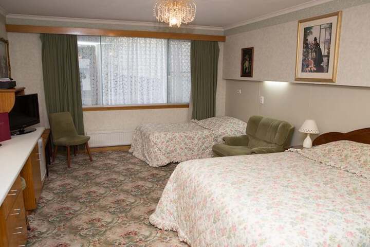 Room 3 of 70