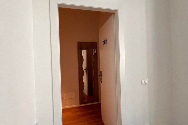 Room 37 of 71