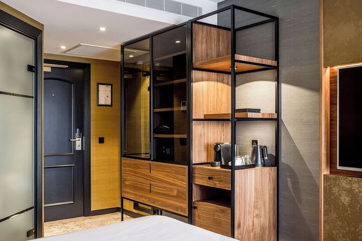 Room 9 of 45