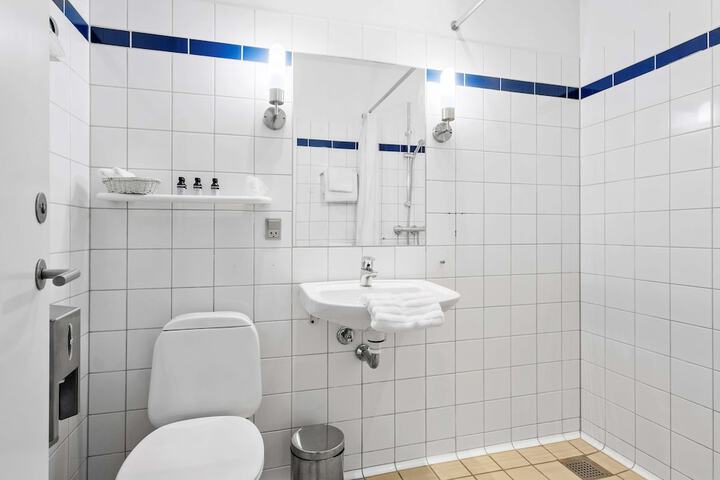 Clean Restrooms
