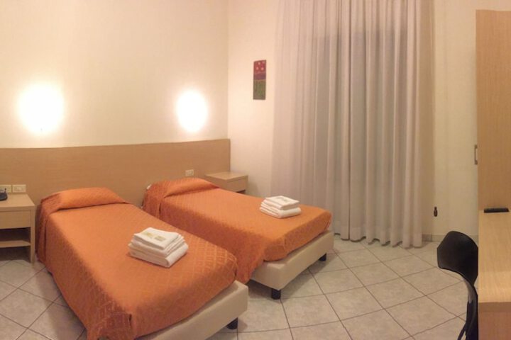 Room 8 of 45