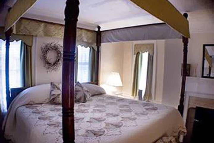 Room 14 of 19