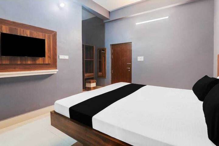 Room 8 of 19