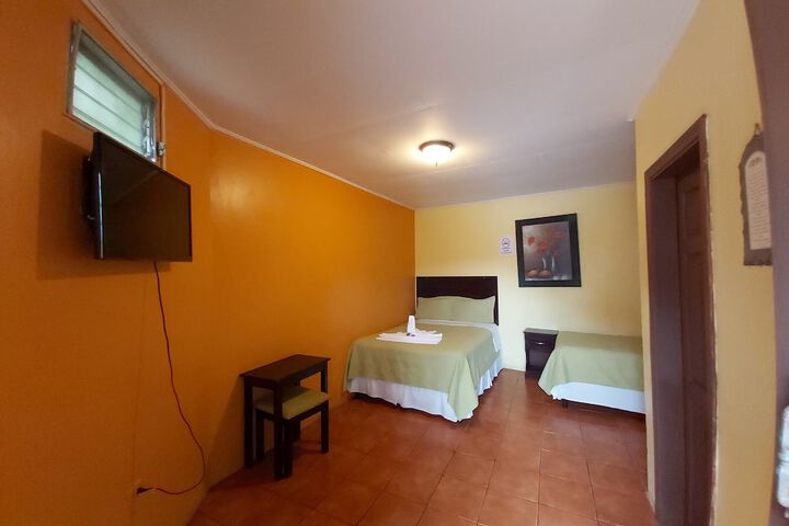Room 13 of 25
