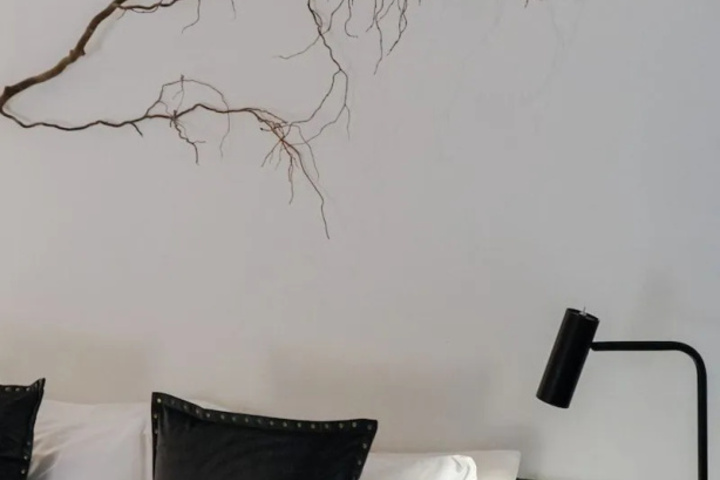 Room 7 of 16