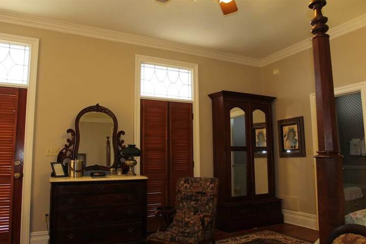 Room 49 of 109