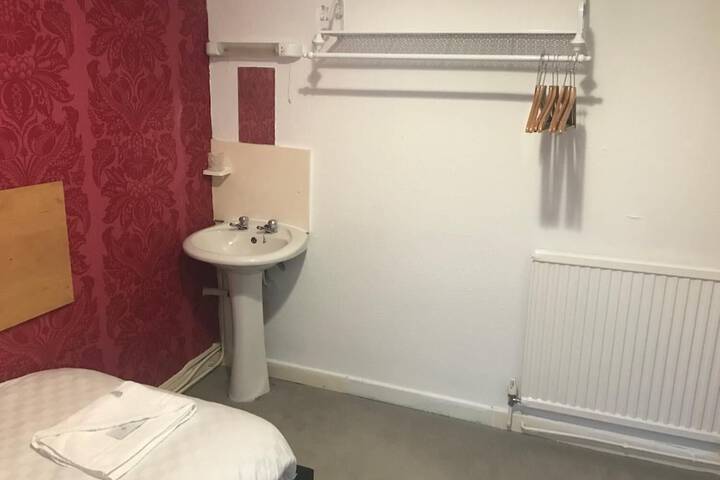 Room 35 of 60