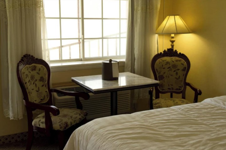 Room 7 of 28