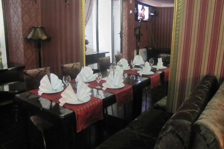 Dining 37 of 41