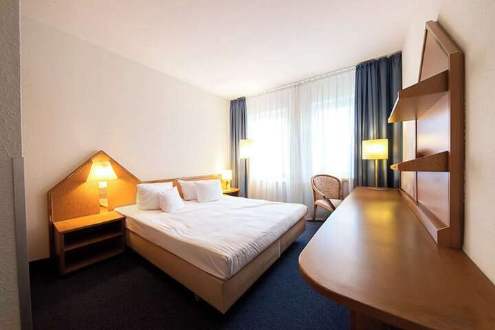 Room 2 of 16
