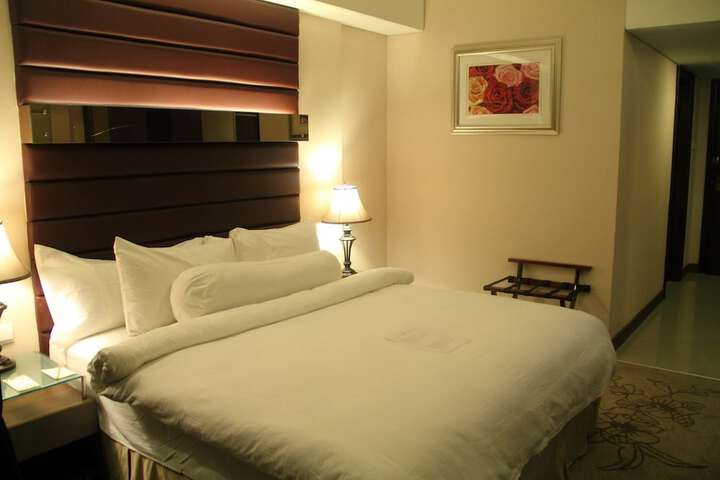 Room 3 of 19