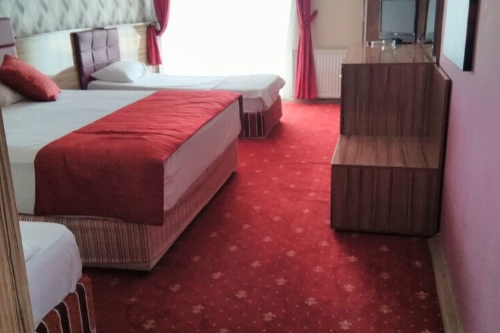 Room 7 of 24