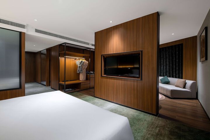 Room 2 of 44