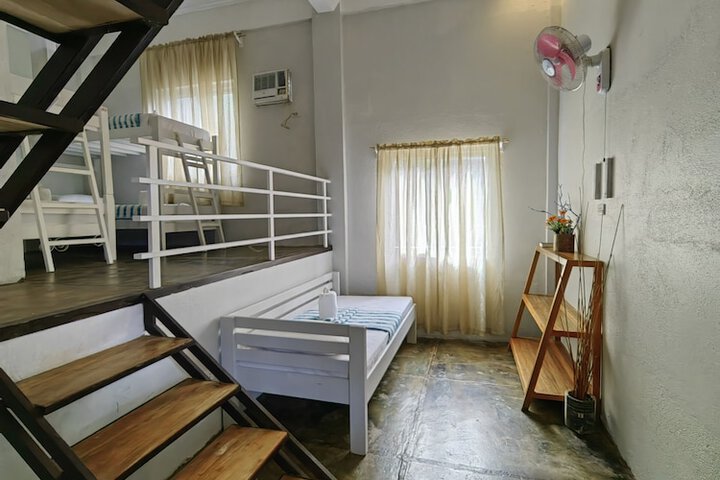 Room 21 of 37