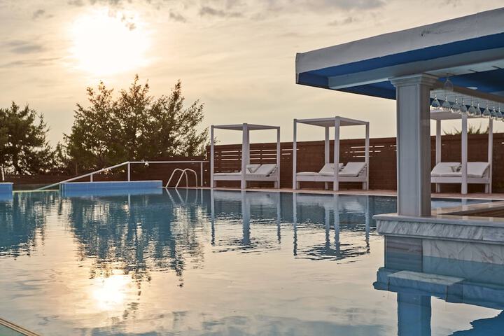 Pool 40 of 72